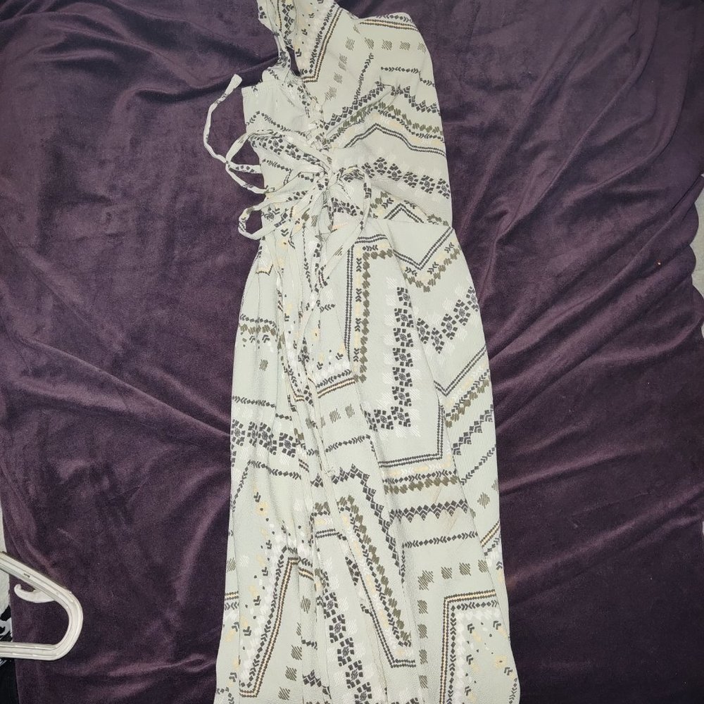Dresses - Picture 9 of 15